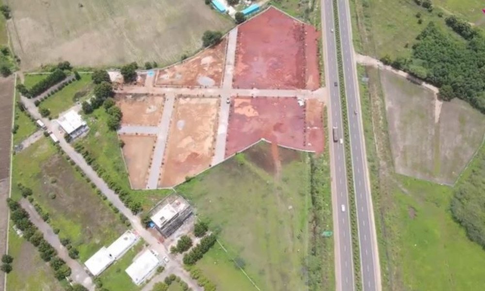  infra and projects Plot