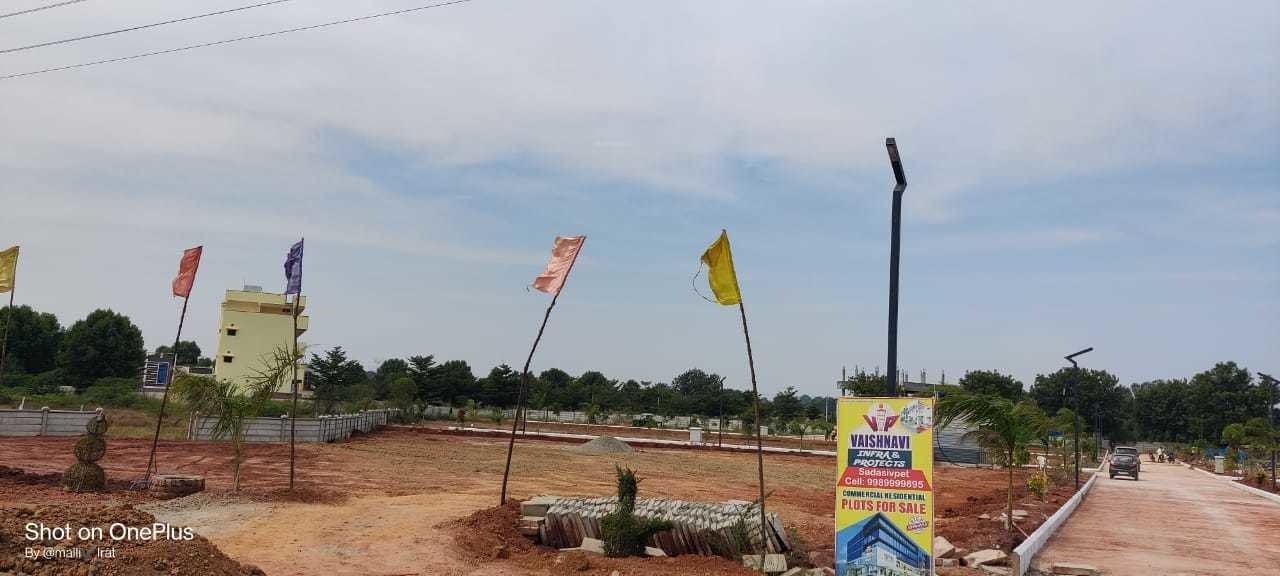  infra and projects Plot