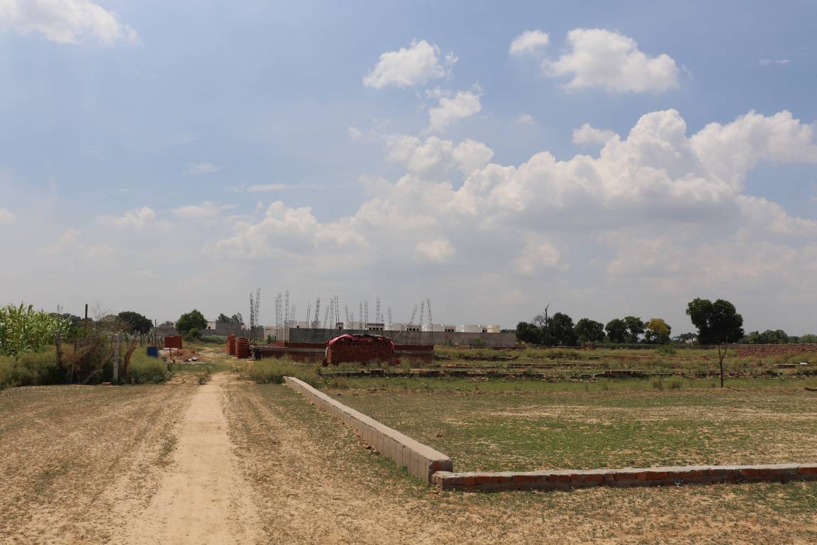  pitambara enclave Plot