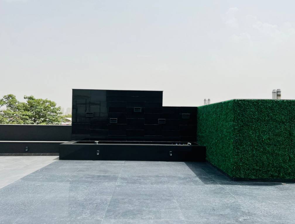  floors dlf phase 2 Others