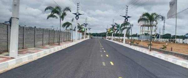  kingston-meadows-phase-i Internal Roads & Footpaths