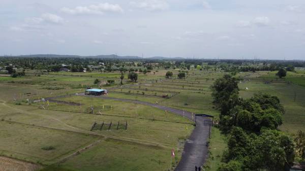  omr-golden-city Plot