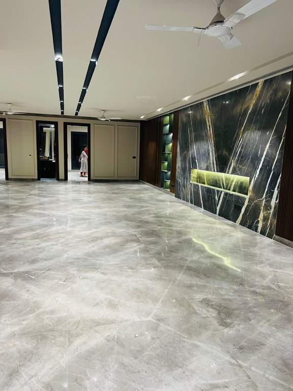  luxury floors dlf phase 1 Living Area