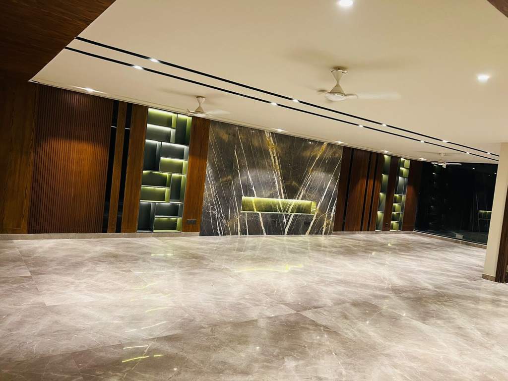  luxury floors dlf phase 1 Living Area