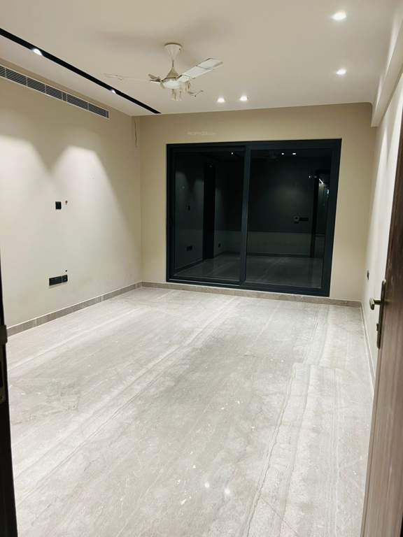  luxury floors dlf phase 1 Living Area