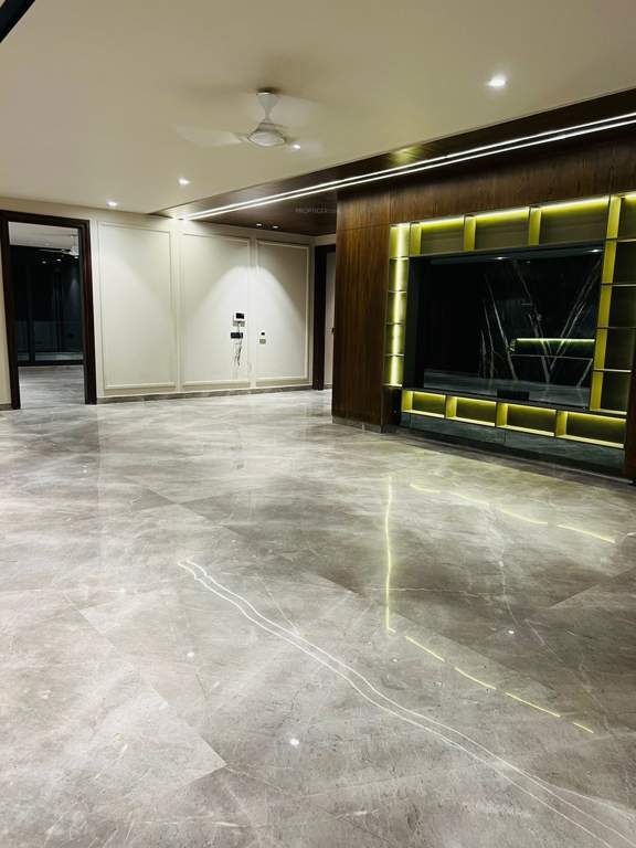  luxury floors dlf phase 1 Living Area