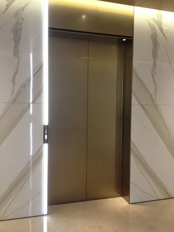  luxury home Lift(s)