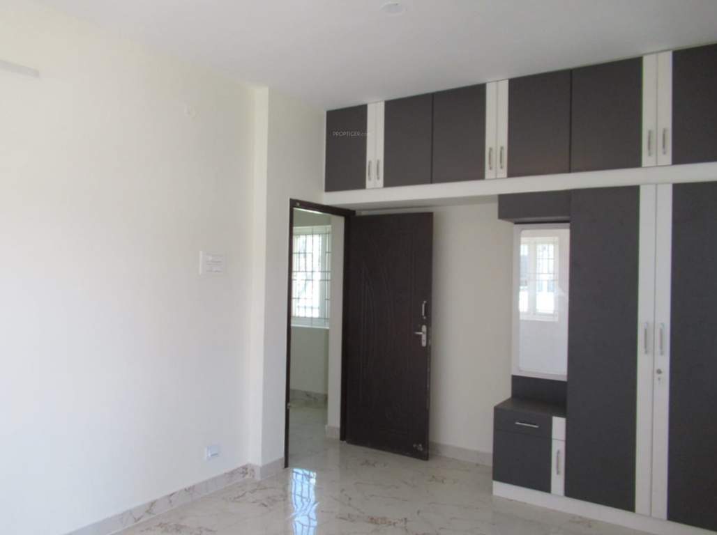  kurinji nagar phase 2 Living Area