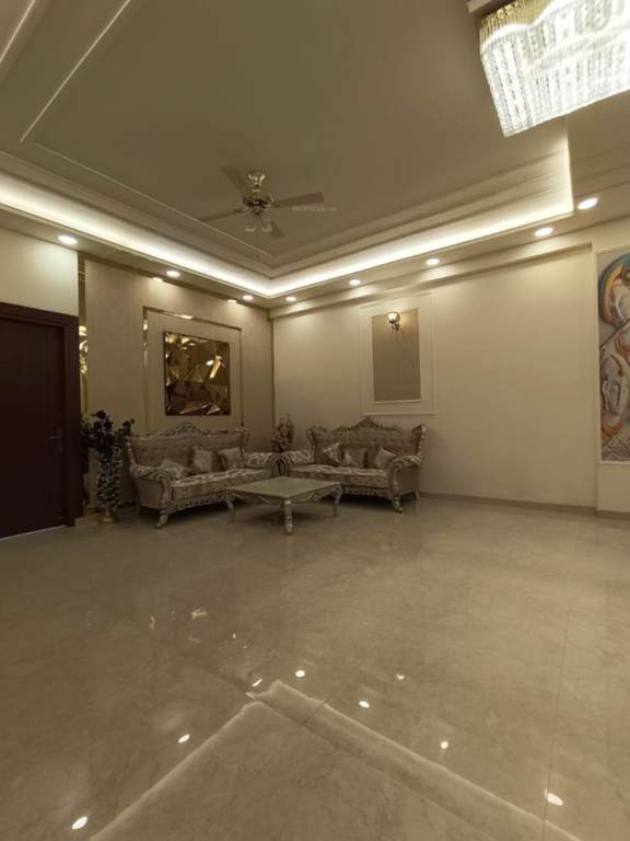  investor prop Living Area