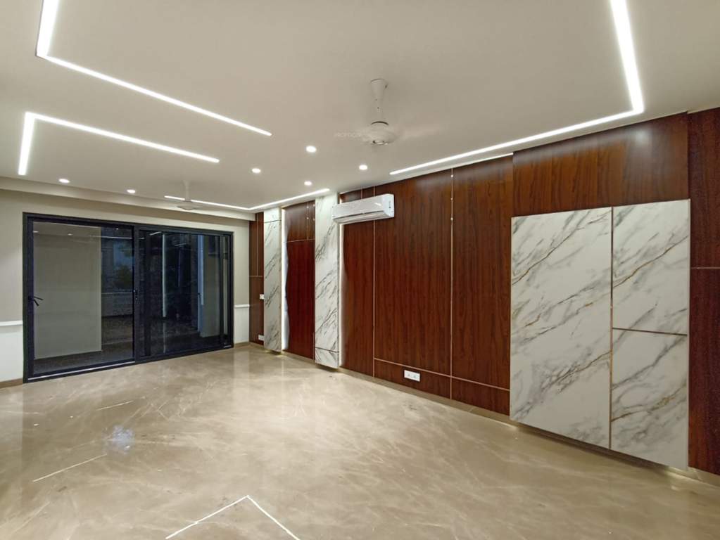  worth it realtors Living Area