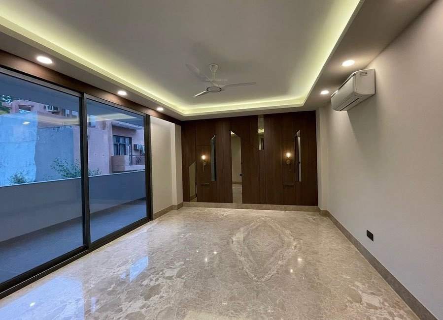  worth it realtors dlf phase 1 Living Area