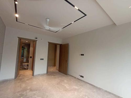  worth-it-realtors-dlf-phase-2-exclusive-floors Living Area