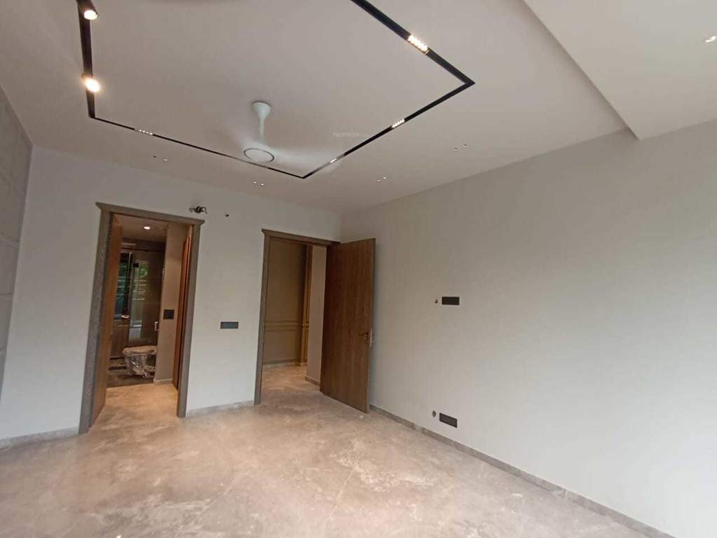  worth it realtors dlf phase 2 exclusive floors Living Area