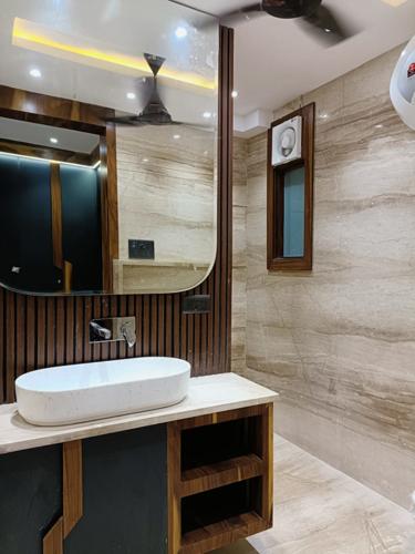  worth-it-realtors-sushant-lok-1-premium-floors Bathroom