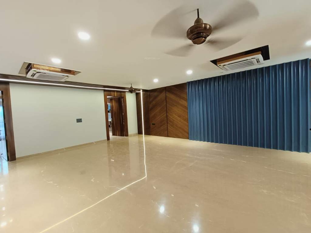  worth it realtors sushant lok 1 premium floors Living Area