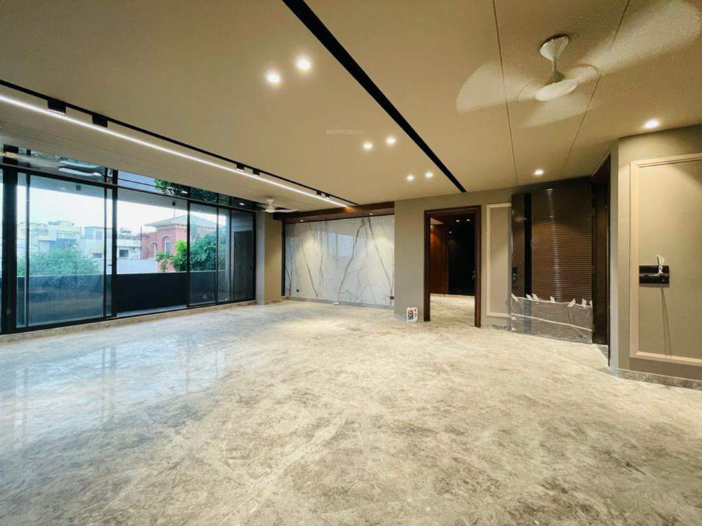  worth it realtors dlf phase 1 floors Living Area