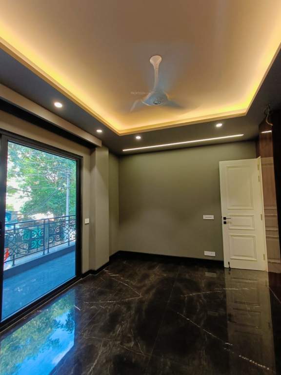  worth it realtors dlf phase 2 floors Bedroom