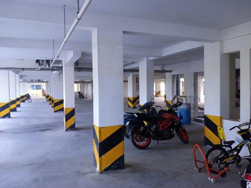  pelican-royal-town Closed Car Parking