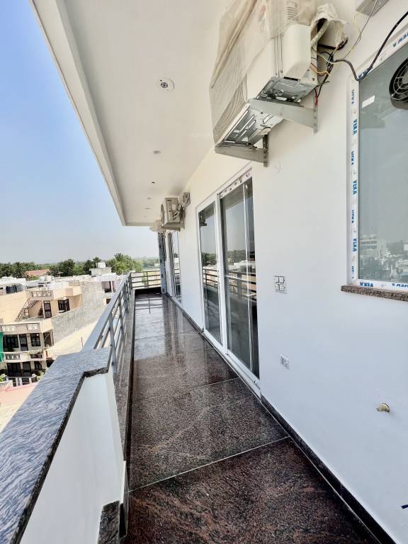  floor experts palam vihar Balcony