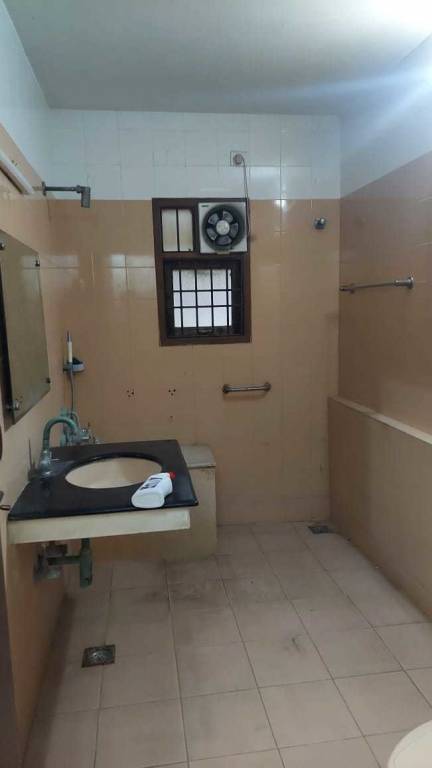  manonmaniam apartment Bathroom