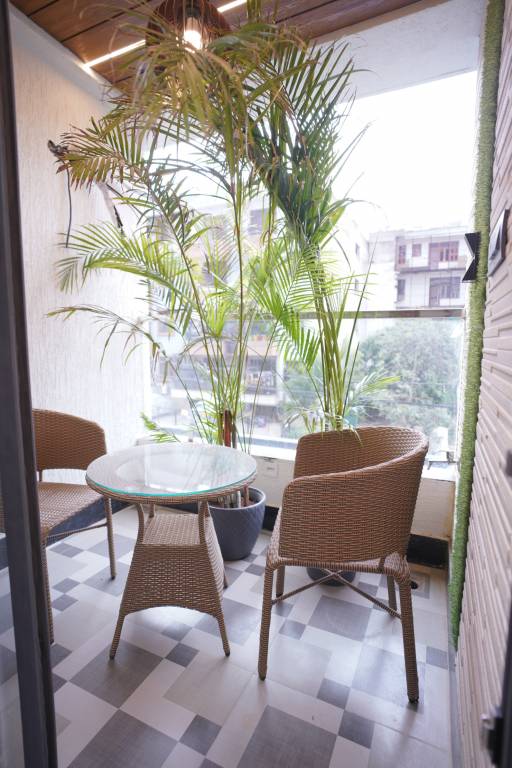  mayfair elite Balcony