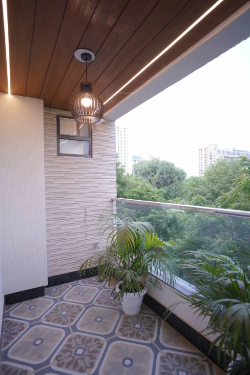  mayfair elite Balcony