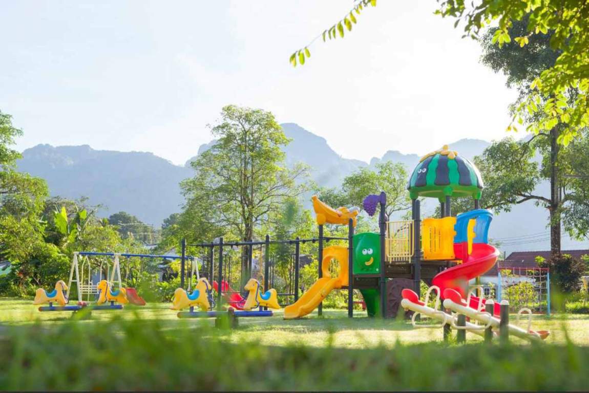 titan Children's play area