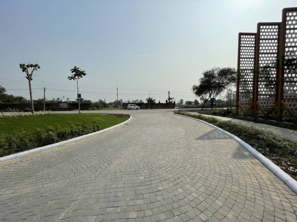 capitalcity Paved Compound