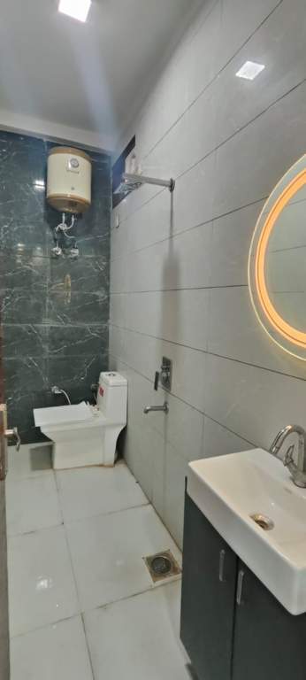  the luxury address Bathroom