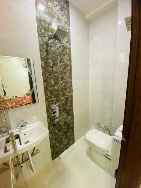  the-galleria Bathroom