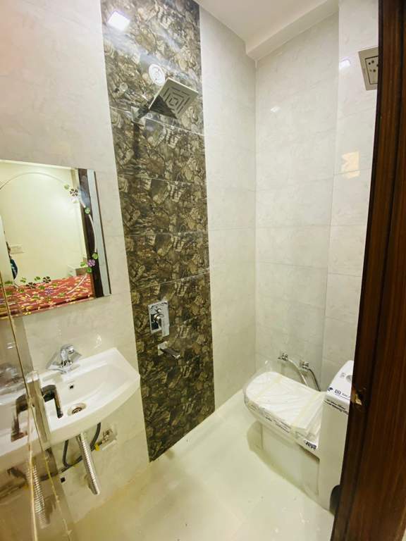  the galleria Bathroom