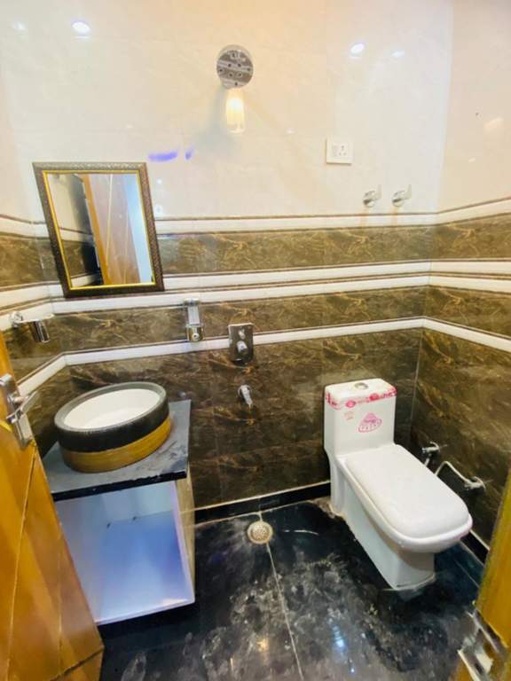  the regalia Bathroom