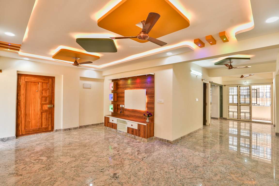  grand field Living Area