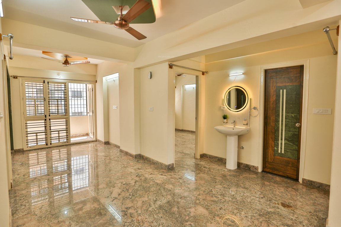  grand field Living Area