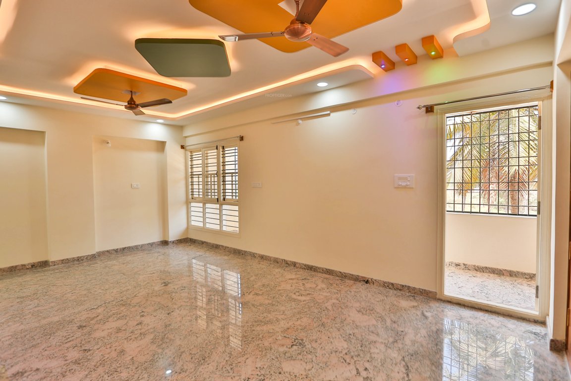  grand field Living Area