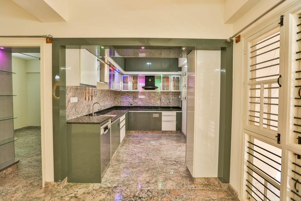  grand field Living Area