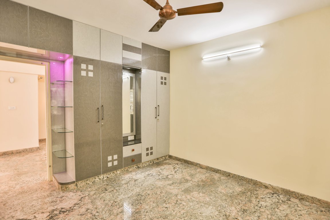  grand field Living Area