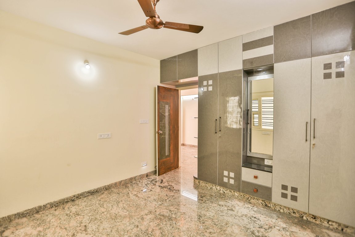  grand field Living Area