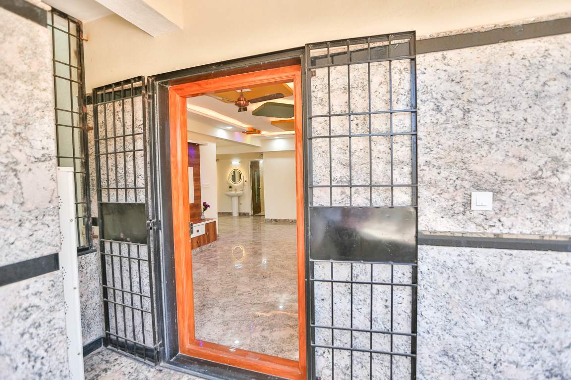  grand field Living Area