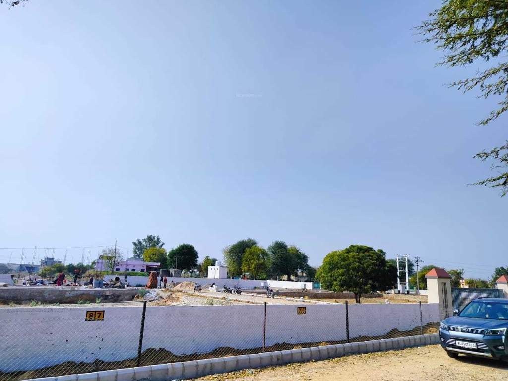 hari nikunj f block Plot