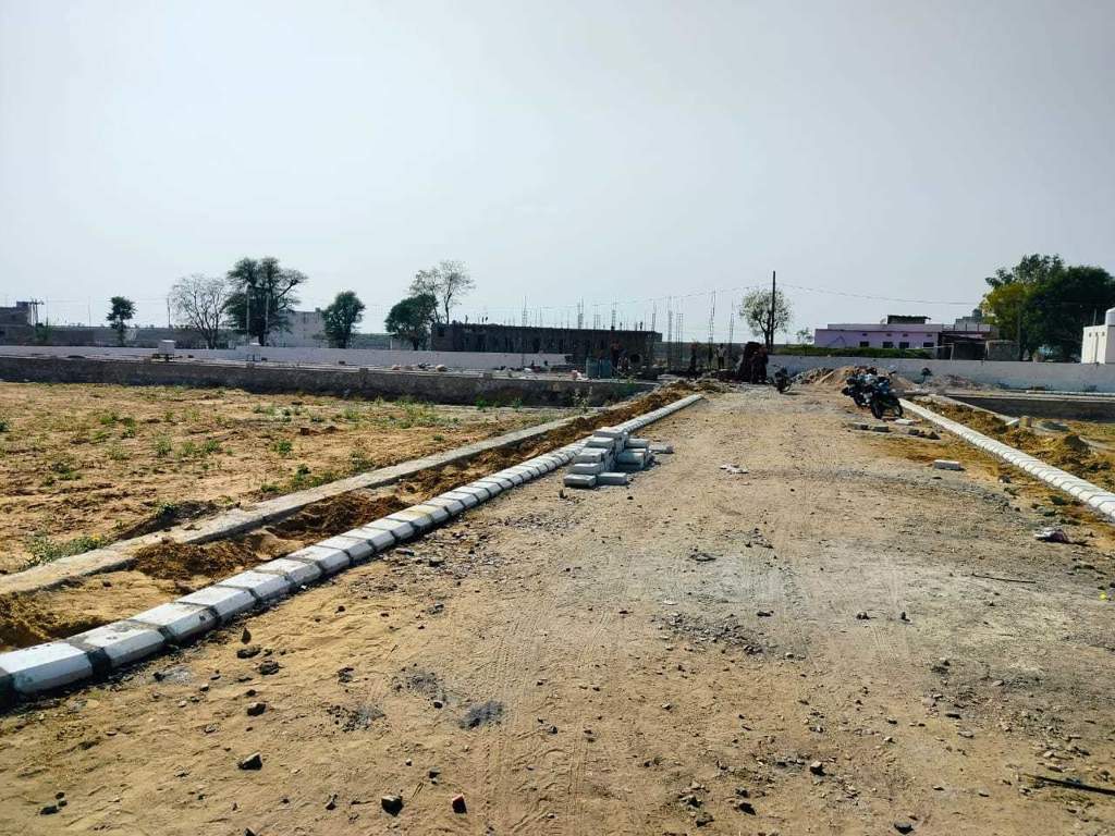  hari nikunj f block Plot