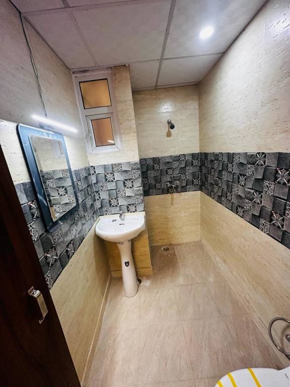 krystal supremus Bathroom