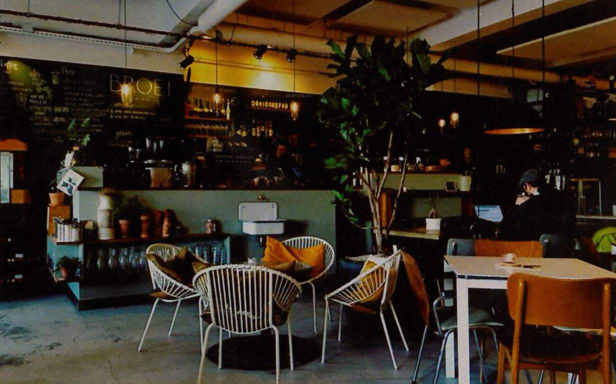  urban suites Cafeteria