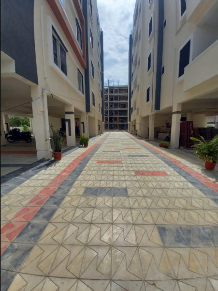  green-oaks-block-d Paved Compound