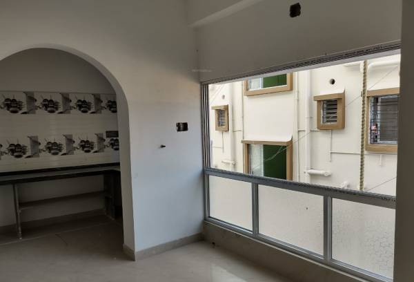  silver-green-i Living Area