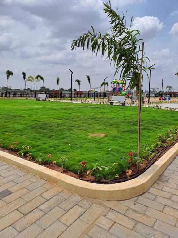 best home metro grand Plot