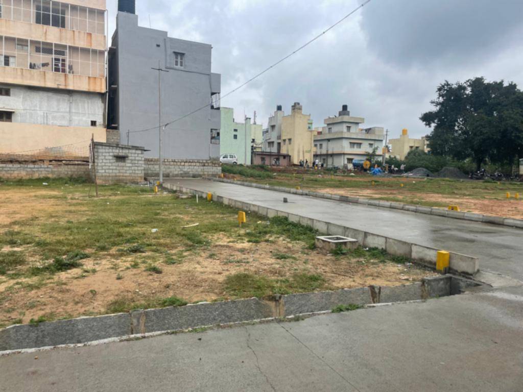  sri yogi yemana layout Plot