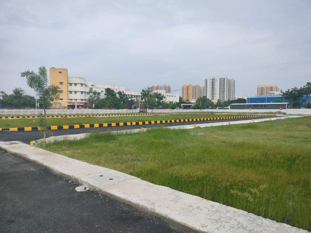  empire estate Plot