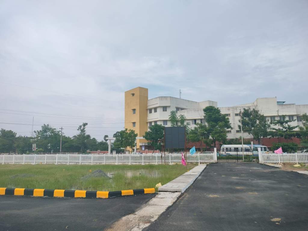  empire estate Plot