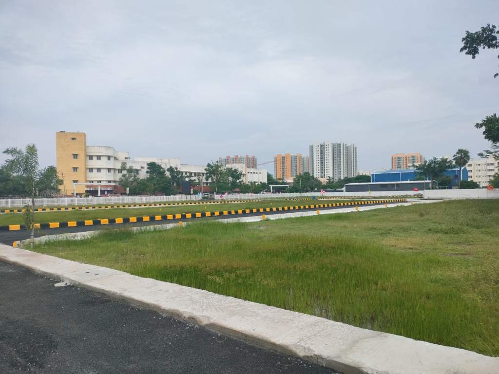  empire estate Plot